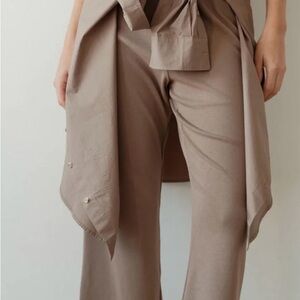 DONNI. The Baby Rib Scallop Pant. Mushroom. Size Large.